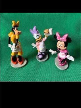 Disney Mickey Mouse Clubhouse Minnie Daisy duck & CLARABELLE COW WAITRESS figure